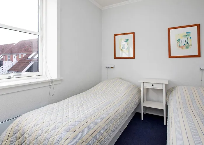 4 Person On A In * Borre